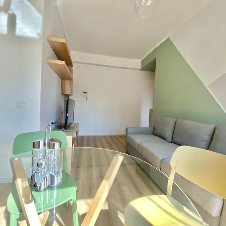Metro M3 S&m Home, Comoda Soluzione Di Design, Con Collegamento Diretto A Duomo Di Milano, Stazione E Porta Garibaldi Milano