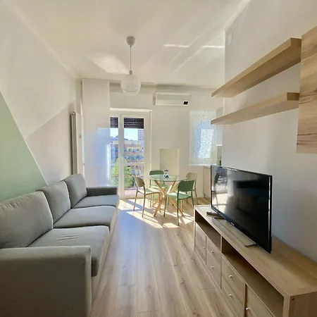 Appartamento Metro M3 S&m Home, Comoda Soluzione Di Design, Con Collegamento Diretto A Duomo Di Milano, Stazione E Porta Garibaldi *