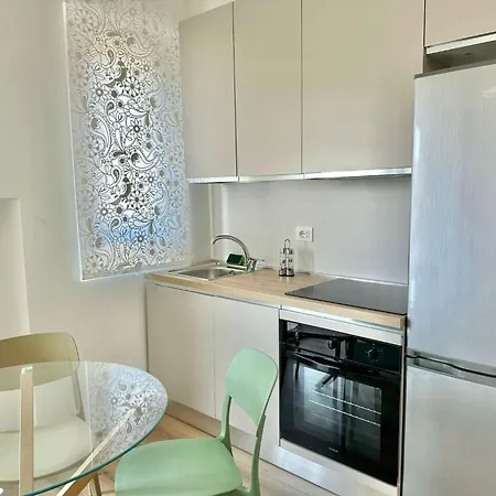 Metro M3 S&m Home, Comoda Soluzione Di Design, Con Collegamento Diretto A Duomo Di Milano, Stazione E Porta Garibaldi