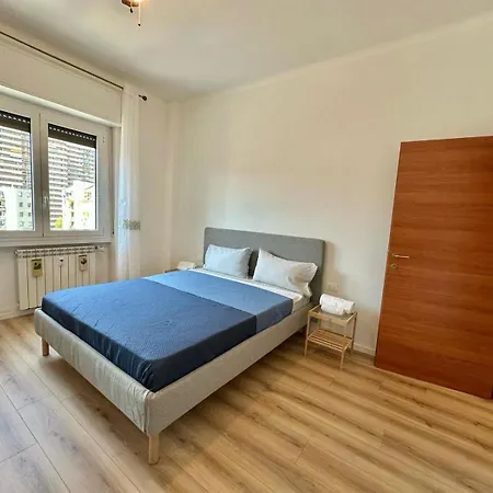 Metro M3 S&m Home, Comoda Soluzione Di Design, Con Collegamento Diretto A Duomo Di Milano, Stazione E Porta Garibaldi Milano