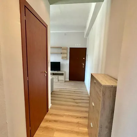 Appartamento Metro M3 S&m Home, Comoda Soluzione Di Design, Con Collegamento Diretto A Duomo Di Milano, Stazione E Porta Garibaldi Milano