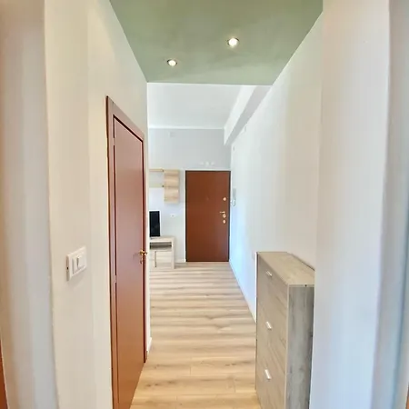Metro M3 S&m Home, Comoda Soluzione Di Design, Con Collegamento Diretto A Duomo Di Milano, Stazione E Porta Garibaldi Milano