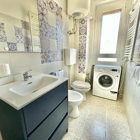 Appartamento Metro M3 S&m Home, Comoda Soluzione Di Design, Con Collegamento Diretto A Duomo Di Milano, Stazione E Porta Garibaldi Milano