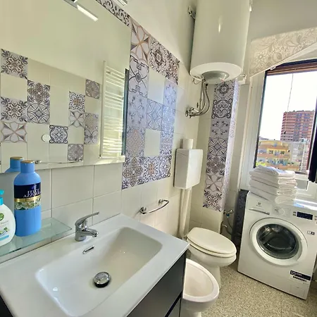 Appartamento Metro M3 S&m Home, Comoda Soluzione Di Design, Con Collegamento Diretto A Duomo Di Milano, Stazione E Porta Garibaldi